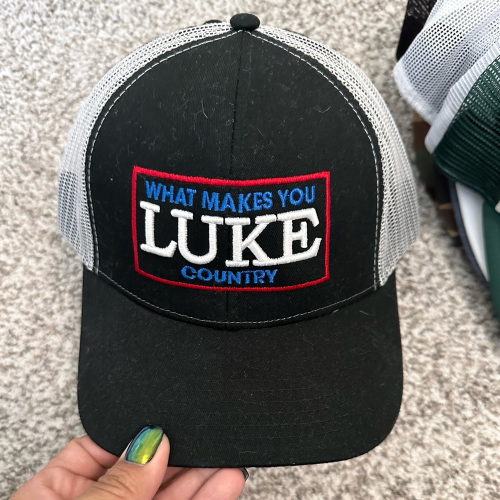 Snap back concert hats